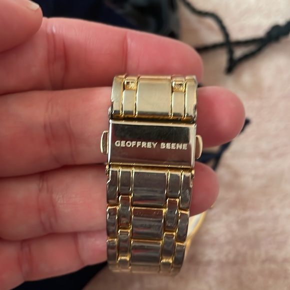 Geoffrey Beene watch - Picture 4 of 4